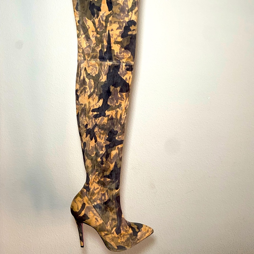 BRAND NEW AMANDA GREGORY Strtch Suede Tall Boot in Desert Camouflage sz 37